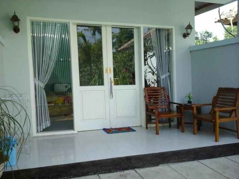 Pineapple Guest House Gili Air Exterior foto