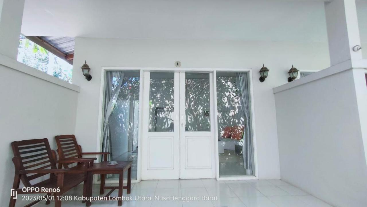 Pineapple Guest House Gili Air Exterior foto