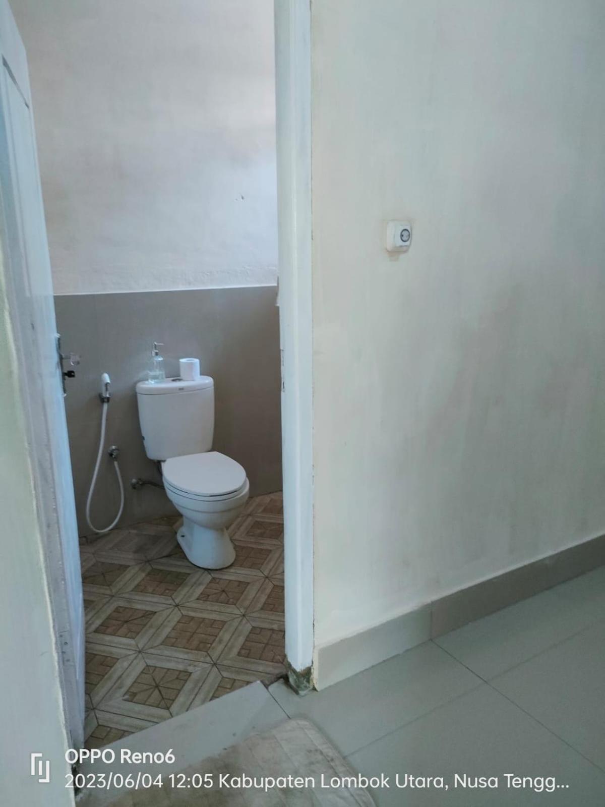 Pineapple Guest House Gili Air Exterior foto